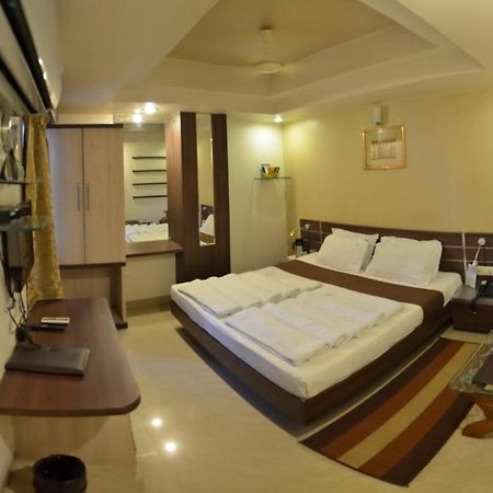 โรงแรมศรี วาทิกา โบปาล ภายนอก รูปภาพ