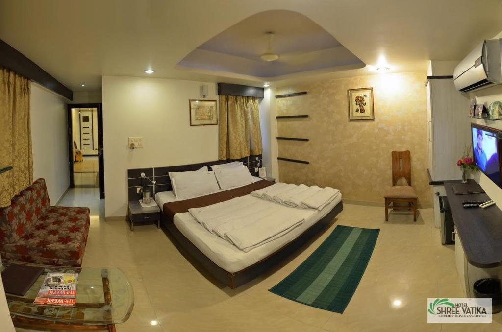 โรงแรมศรี วาทิกา โบปาล ภายนอก รูปภาพ