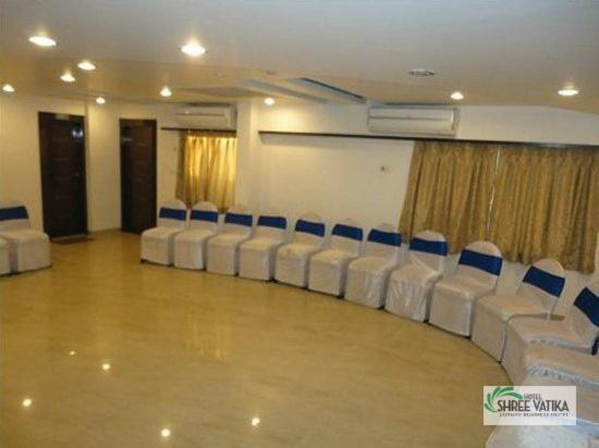 โรงแรมศรี วาทิกา โบปาล ภายนอก รูปภาพ