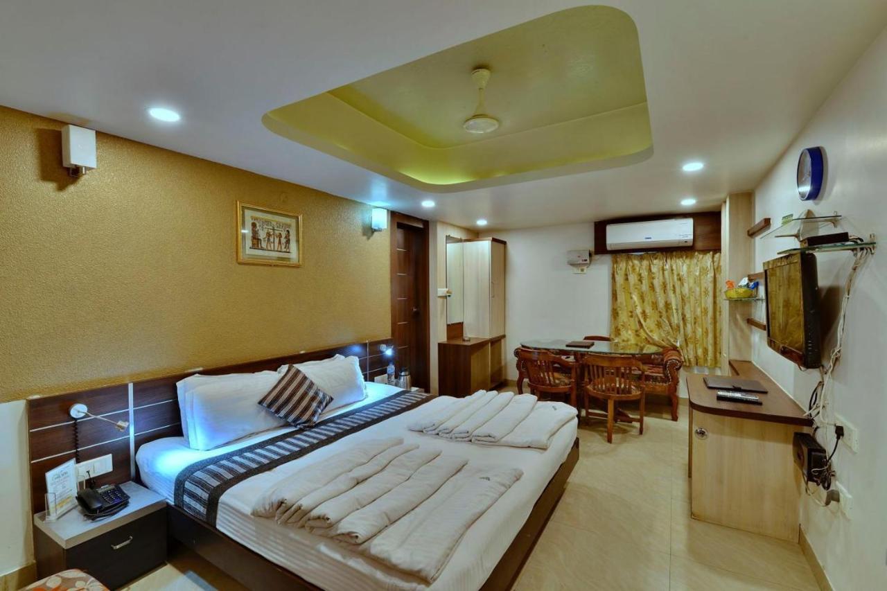 โรงแรมศรี วาทิกา โบปาล ภายนอก รูปภาพ